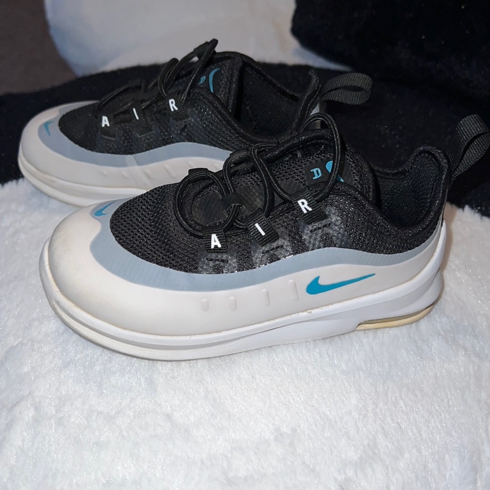 Used Nike shoes (toddler boys)